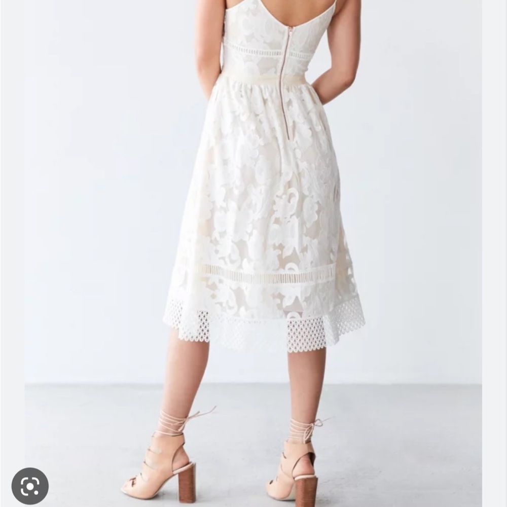 Saylor Phoebe Floral Lace Midi Dress purchased from Urban Outfitters - Picture 8 of 10